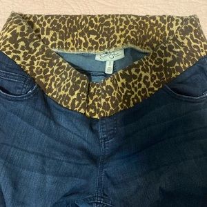 Jessica Simpson full panel maternity jeans, size XL. Skinny